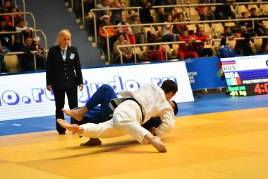 Orenburg, Rusya Federasyonu - Mayıs 12-13 yıl 2018: Boys rekabet Judo
