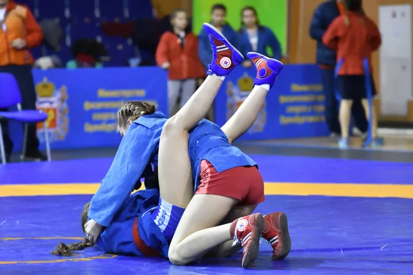 Orenburg, Russia - February 16, 2019: girls competitions Sambo — Stock Photo, Image