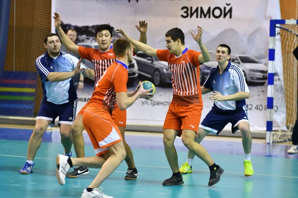 Orenburg, Rusia - 11-13 Febrero 2018 año: niños juegan en balonmano — Foto de Stock