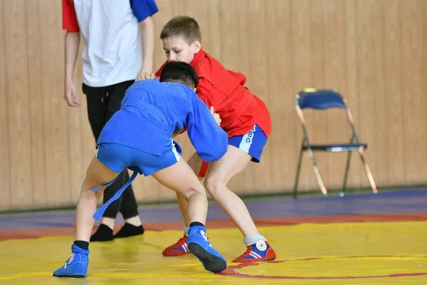 Orenburg, Russia - February 23, 2019: Boys competitions Sambo — Stock Photo, Image