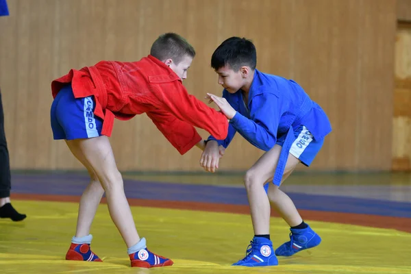 Orenburg, Rusia - 23 de febrero de 2019: Concursos para niños Sambo —  Fotos de Stock