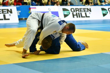 Orenburg, Rusya Federasyonu - Mayıs 12-13 yıl 2018: Boys rekabet Judo