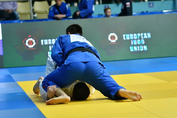 Orenburg, Oroszország - május 12-13 év 2018: fiúk versenyeznek Judo — Stock Fotó