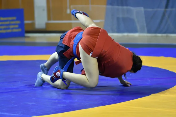 Orenburg, Rusia - 16 de febrero de 2019: competiciones de chicas Sambo —  Fotos de Stock