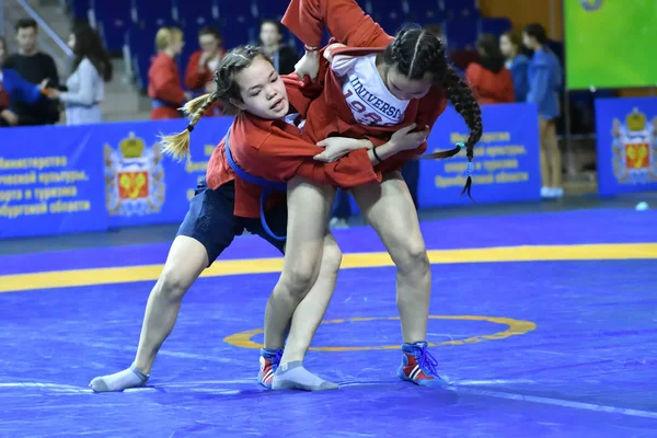 Orenburg, Russie - 16 février 2019 : compétitions filles Sambo — Photo