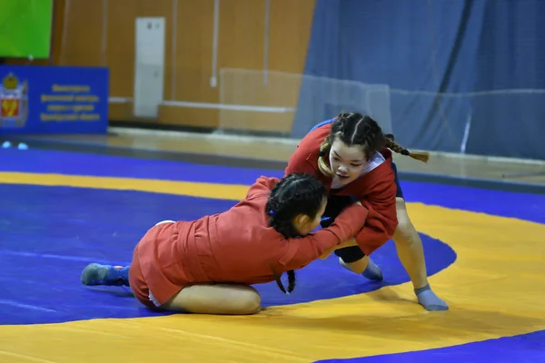 Orenburg, Rusia - 16 de febrero de 2019: competiciones de chicas Sambo —  Fotos de Stock