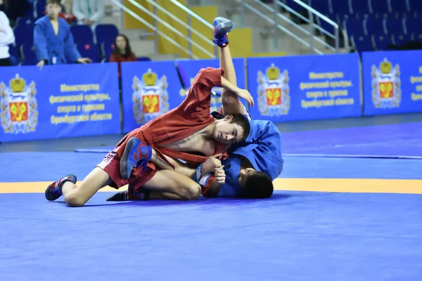 Orenburg, Rússia - 16 de fevereiro de 2019: Competições de meninos Sambo — Fotografia de Stock