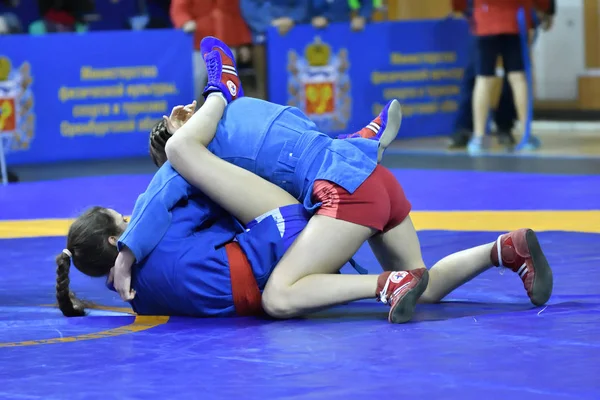 Orenburg, Rusia - 16 de febrero de 2019: competiciones de chicas Sambo —  Fotos de Stock