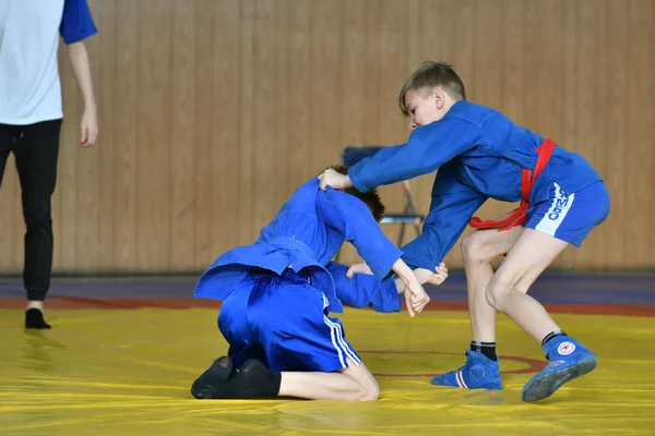 Orenburg, Rusia - 23 de febrero de 2019: Concursos para niños Sambo — Foto de Stock