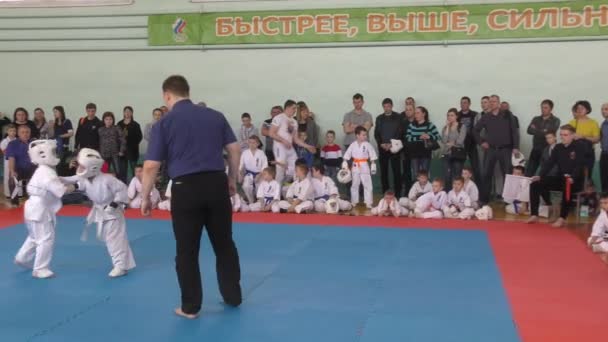 Orenburg Rusia Aprilie 2019 Băieții Concurează Karate Oraș Ziua Turneului — Videoclip de stoc