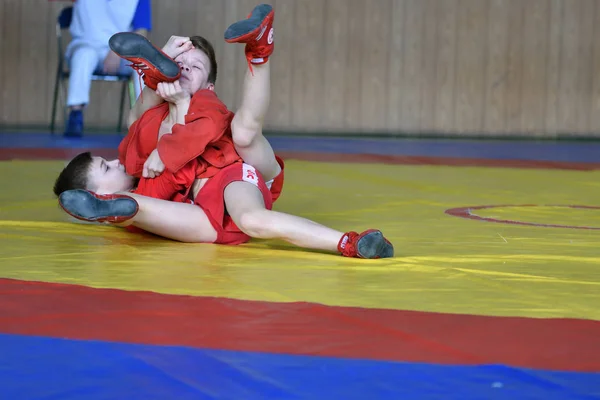 Orenburg, Federacja Rosyjska - 23 lutego 2019: Chłopców zawody Sambo — Zdjęcie stockowe