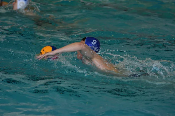 Orenburg, Rusland - mei 4, 2017 jaar: de jongens spelen in Waterpolo — Stockfoto