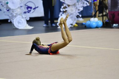 Orenburg, Rusya Federasyonu - 25 Kasım 2017 yıl: kız rekabet ritmik jimnastik