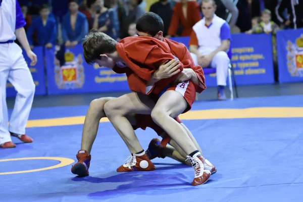 Orenburg, Rusland - 16 februari 2019: Jongens wedstrijden Sambo — Stockfoto