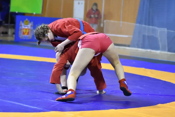 Orenburg, Rusya - 16 Şubat 2019: kızlar yarışmalar Sambo — Stok fotoğraf