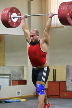 Orenburg, Rusya Federasyonu, 17 Aralık 2017 yıl: boys halter içinde rekabet