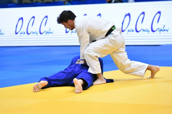 Orenburg, Oroszország - május 12-13 év 2018: fiúk versenyeznek Judo — Stock Fotó