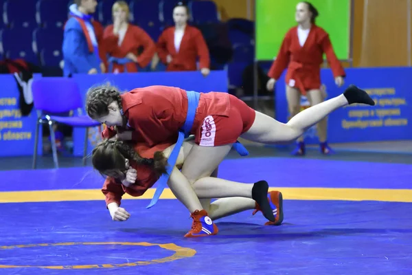 Orenburg, Rusia - 16 de febrero de 2019: competiciones de chicas Sambo —  Fotos de Stock