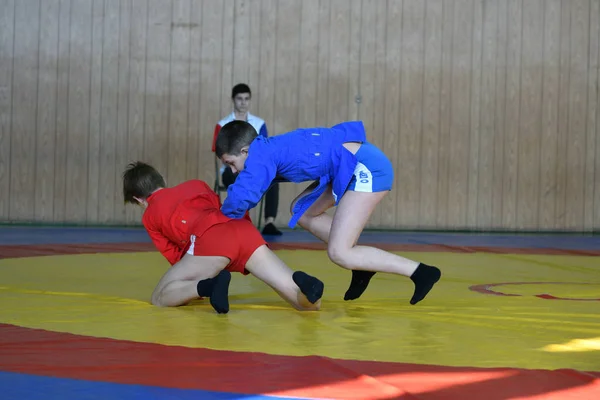 Orenburg, Rusya - 23 Şubat 2019: Çocuklar yarışmalar Sambo — Stok fotoğraf