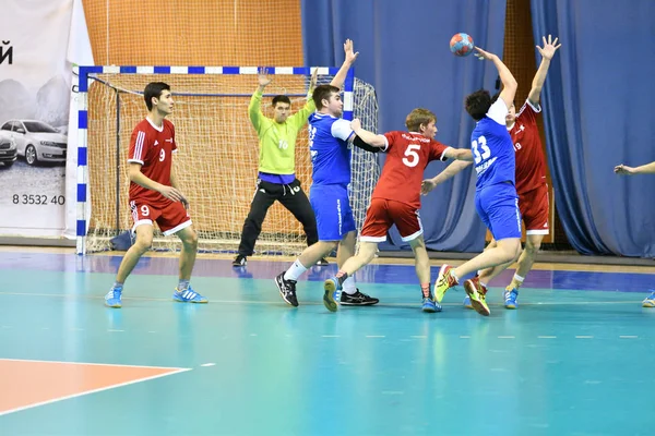 Orenburg, Rusland - 11-13 februari 2018 jaar: jongens spelen in Handbal — Stockfoto