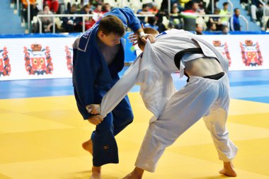 Orenburg, Rusya Federasyonu - Mayıs 12-13 yıl 2018: Boys rekabet Judo