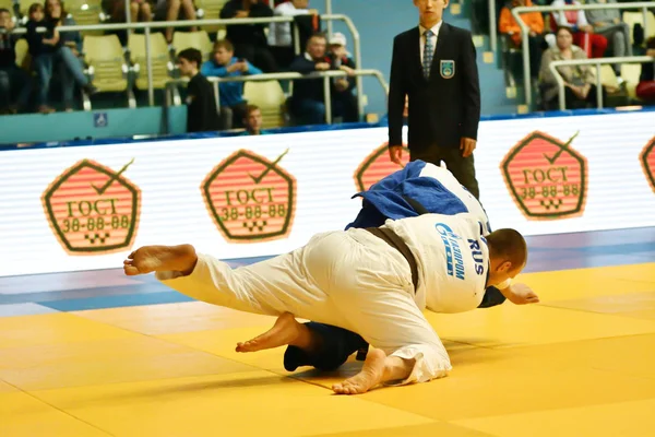 Orenburg, Russie - 12-13 mai 2018 : Des garçons concourent au judo — Photo