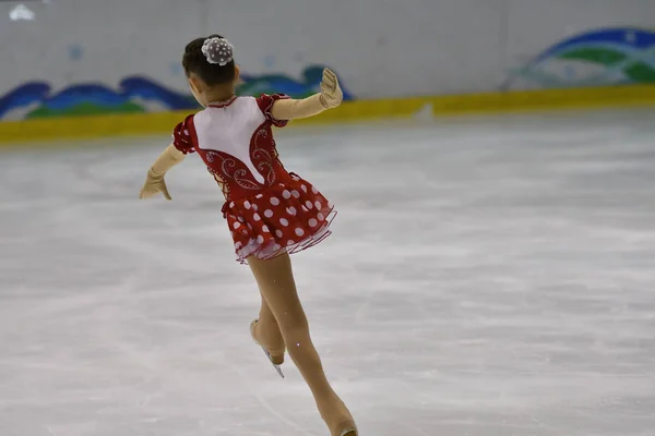 소녀 스케이트 — 스톡 사진