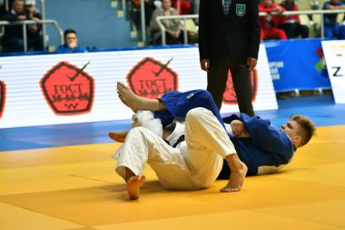Orenburg, Rusya Federasyonu - Mayıs 12-13 yıl 2018: Boys rekabet Judo