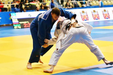 Orenburg, Rusya Federasyonu - Mayıs 12-13 yıl 2018: Boys rekabet Judo
