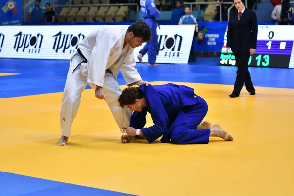 Orenburg, Russia - May 12-13 year 2018: Boys compete in Judo — Stock Photo, Image