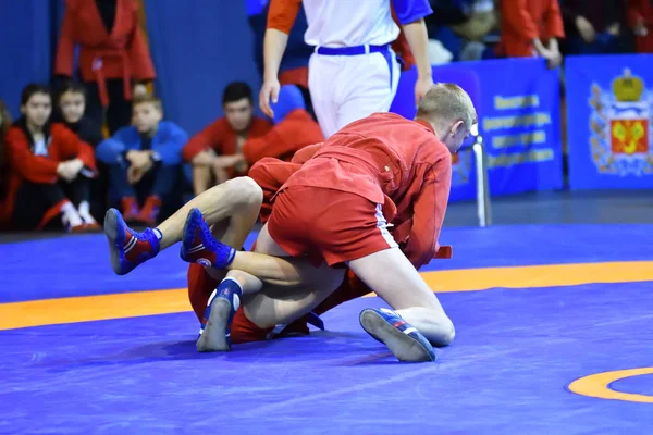 Orenburg, Russia - February 16, 2019: Boys competitions Sambo — Stock Photo, Image