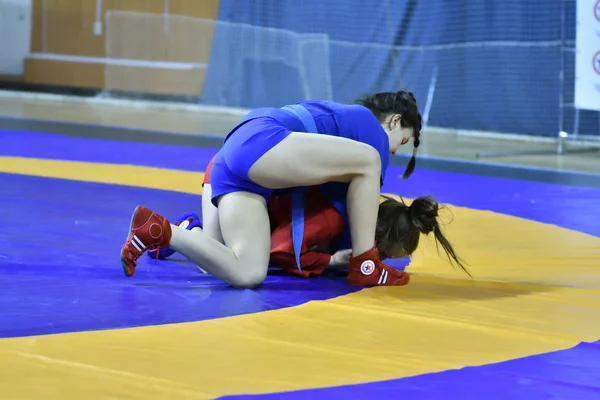 Orenburg, Rusya - 16 Şubat 2019: kızlar yarışmalar Sambo — Stok fotoğraf