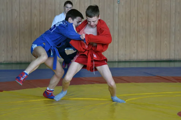 Orenburg, Rusia - 23 de febrero de 2019: Concursos para niños Sambo —  Fotos de Stock