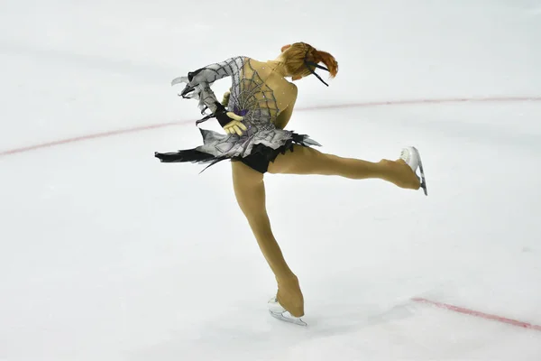 Meisje schaatsen — Stockfoto