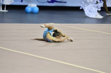 Orenburg, Rusya Federasyonu - 25 Kasım 2017 yıl: kız rekabet ritmik jimnastik