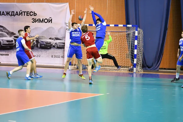 Orenburg, Russia - 11-13 February 2018 year: boys play in handball — Stock Photo, Image