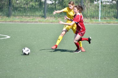 Orenburg, Rusya-12 Haziran 2019 yıl: kızlar futbol oynuyor