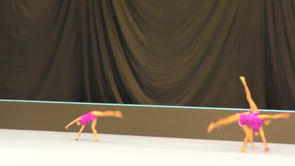 Orenburg Rússia Dezembro 2017 Ano Menina Competir Acrobacias Esportivas Campeonato — Vídeo de Stock