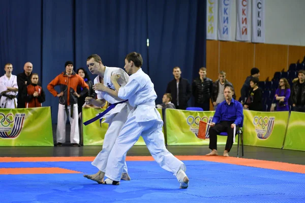 Orenburg, Russia - March 5, 2017 year: Boys compete in karate — Stock Photo, Image