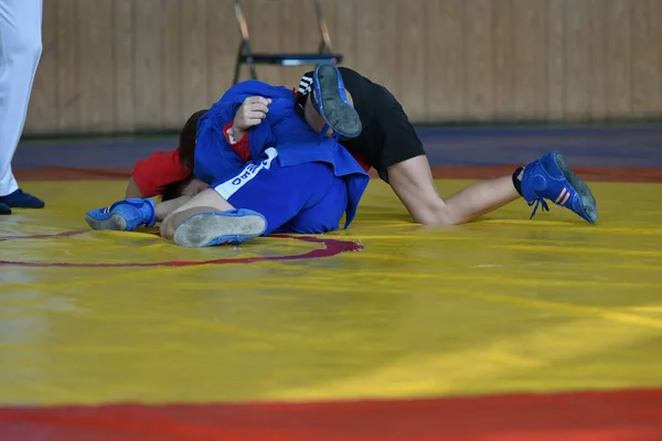 Orenburg, Russia - February 23, 2019: Boys competitions Sambo — Stock Photo, Image