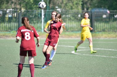 Orenburg, Rusya-12 Haziran 2019 yıl: kızlar futbol oynuyor
