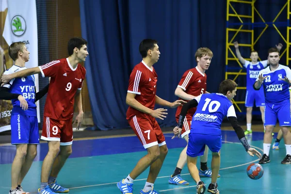 Orenburg, russland - 11-13 februar 2018 jahr: boys play in handball — Stockfoto