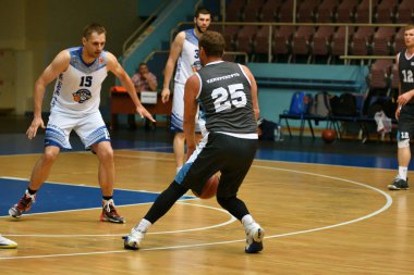Orenburg, Rusya - 13-16 Haziran 2019 yıl: Erkekler basketbol oynuyor