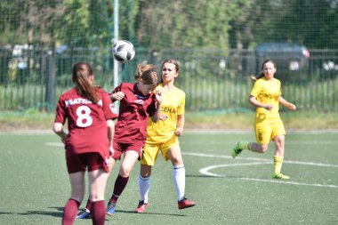 Orenburg, Rusya-12 Haziran 2019 yıl: kızlar futbol oynuyor