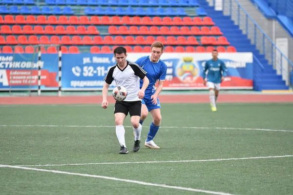 Orenburg, Oroszország 8 június 2017 év: Boys focizni — Stock Fotó