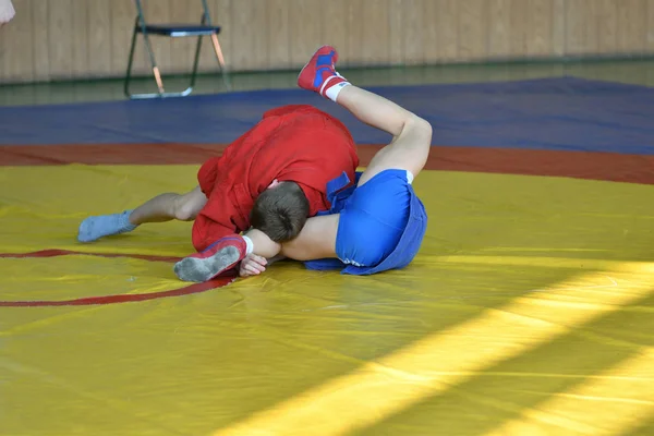 Orenburg, Russia - February 23, 2019: Boys competitions Sambo — Stock Photo, Image