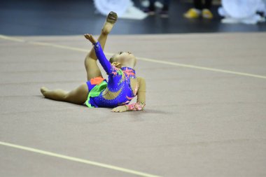 Orenburg, Rusya Federasyonu - 25 Kasım 2017 yıl: kız rekabet ritmik jimnastik