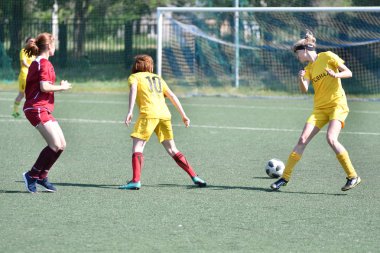 Orenburg, Rusya-12 Haziran 2019 yıl: kızlar futbol oynuyor