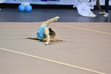 Orenburg, Rusya Federasyonu - 25 Kasım 2017 yıl: kız rekabet ritmik jimnastik