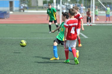 Orenburg, Rusya - 2 Haziran 2019 yıl: Erkekler futbol oynuyor